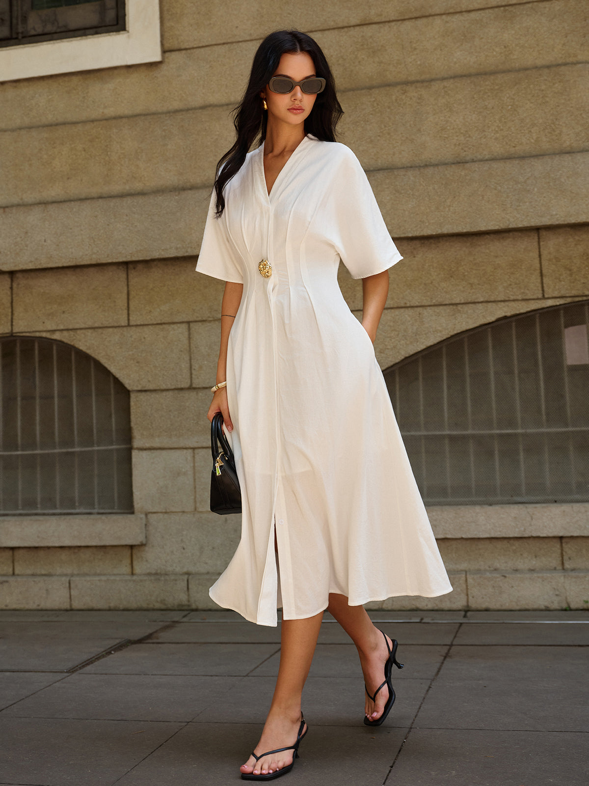 Midikleid mit V-Ausschnitt und Prism-Metalldekor