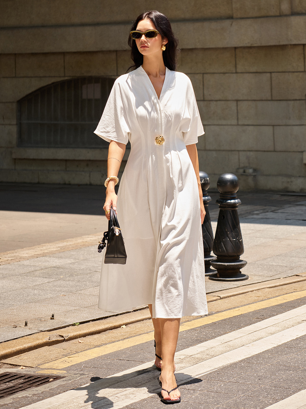 Midikleid mit V-Ausschnitt und Prism-Metalldekor