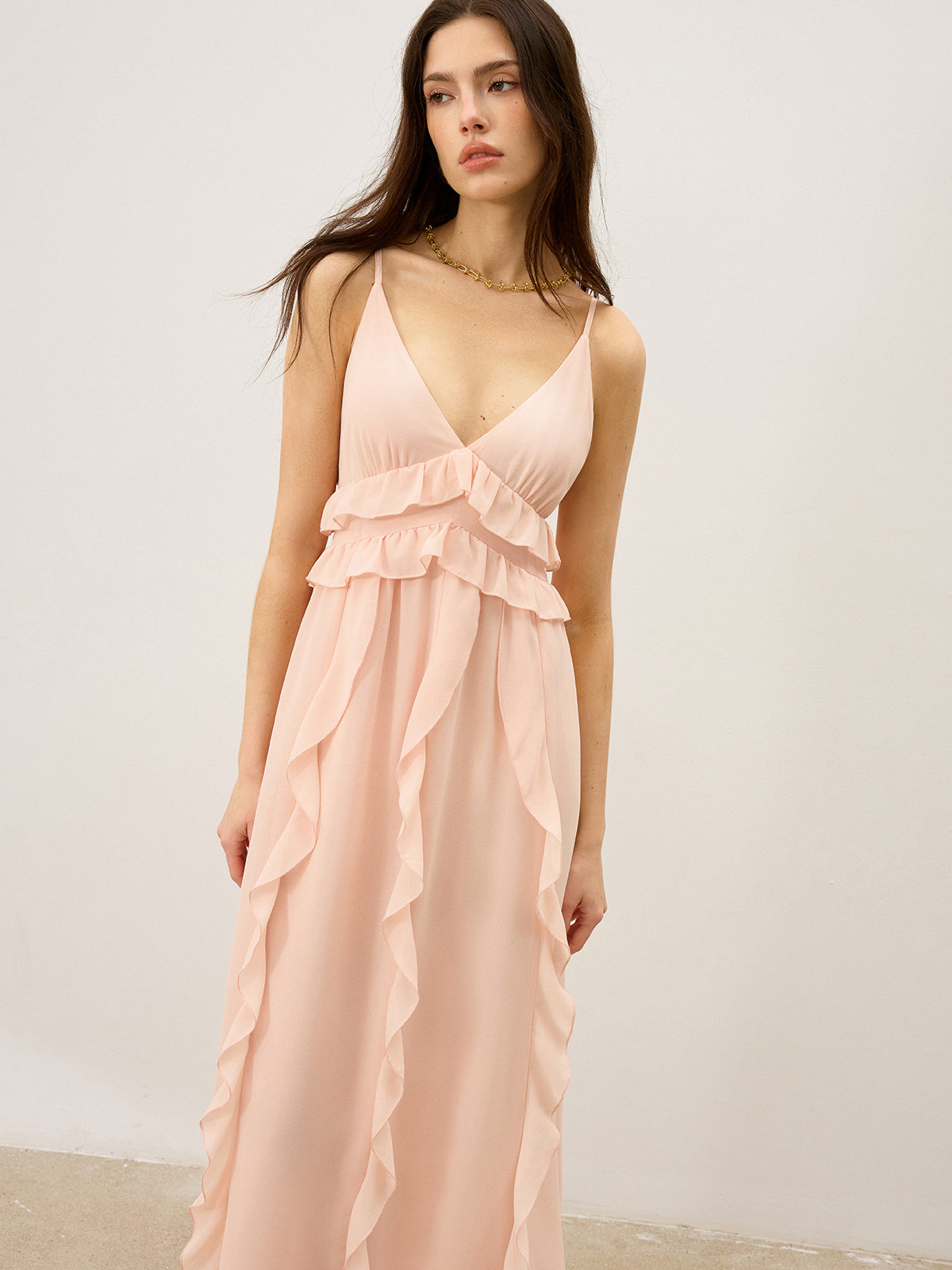 Majestrose – Halbtransparentes Maxikleid aus Chiffon mit Rüschenbesatz
