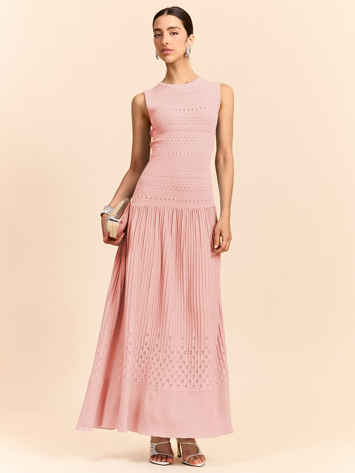 SŽvel – Ärmelloses Maxikleid aus Strick mit Ösenfalten
