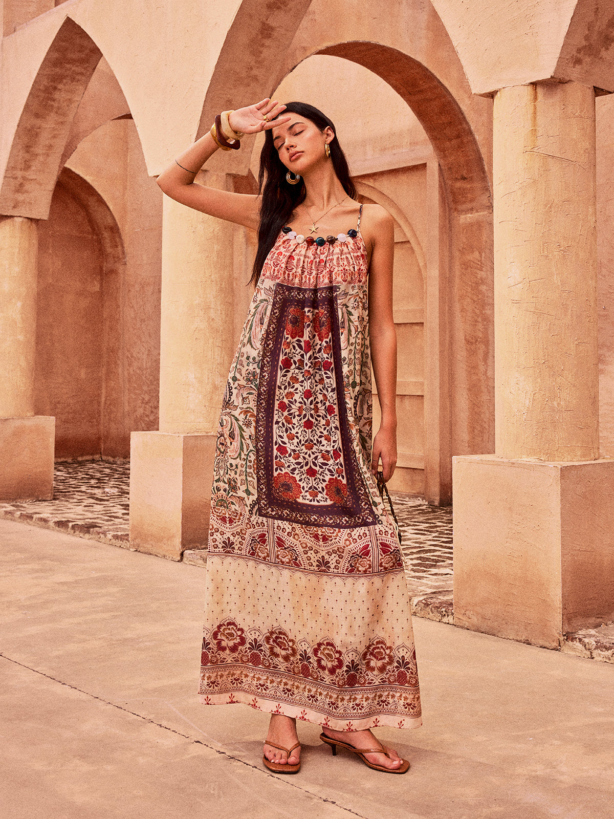 Miracleglow – Maxikleid mit Paisley-Print und Perlen