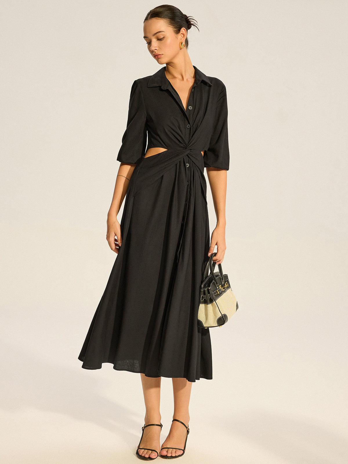Prismlace – Hemdkleid mit verdrehtem Cut-out und Knöpfen