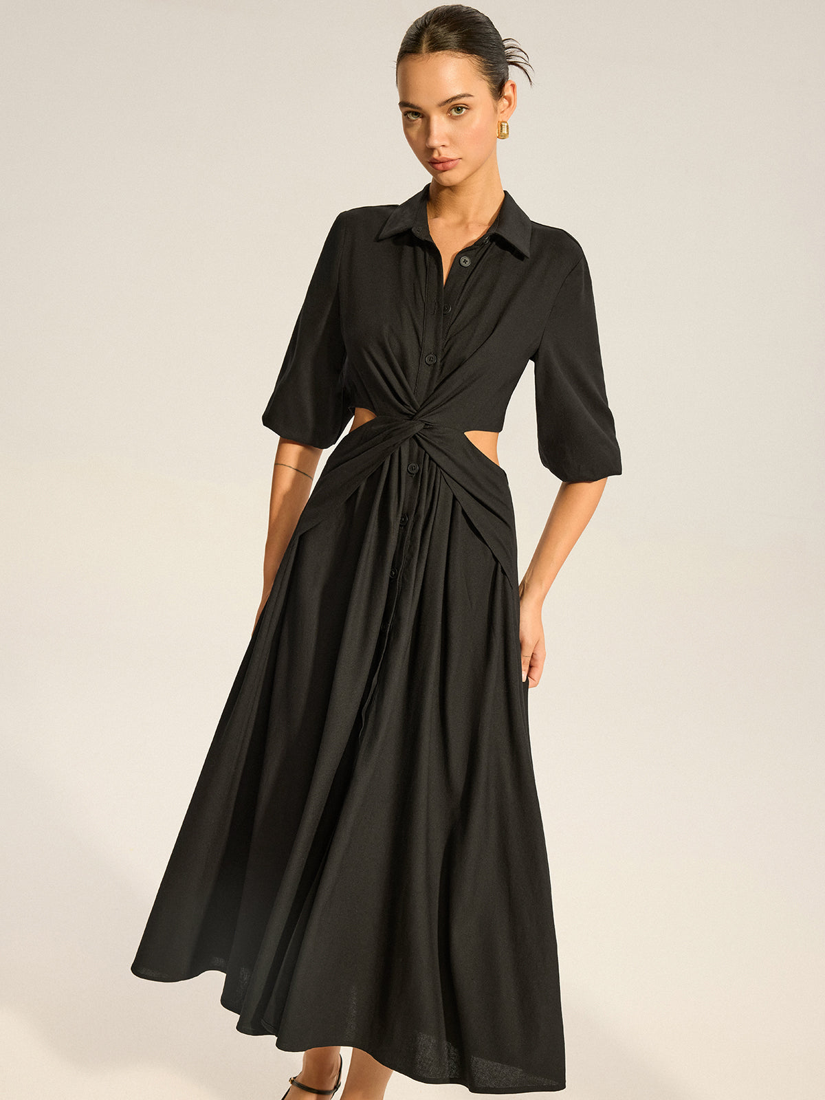 Prismlace – Hemdkleid mit verdrehtem Cut-out und Knöpfen