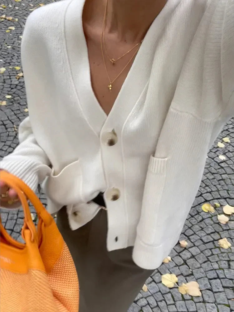 Sofia Strickcardigan mit V-Ausschnitt