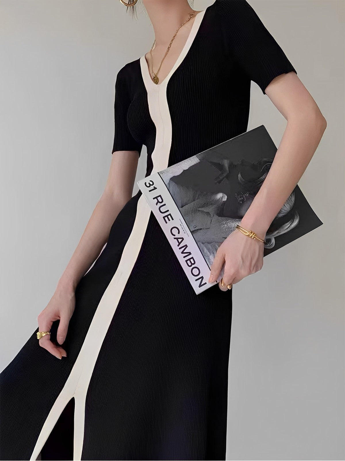 Kelys Two Tone V-Neck Knit Slit Midi Dress