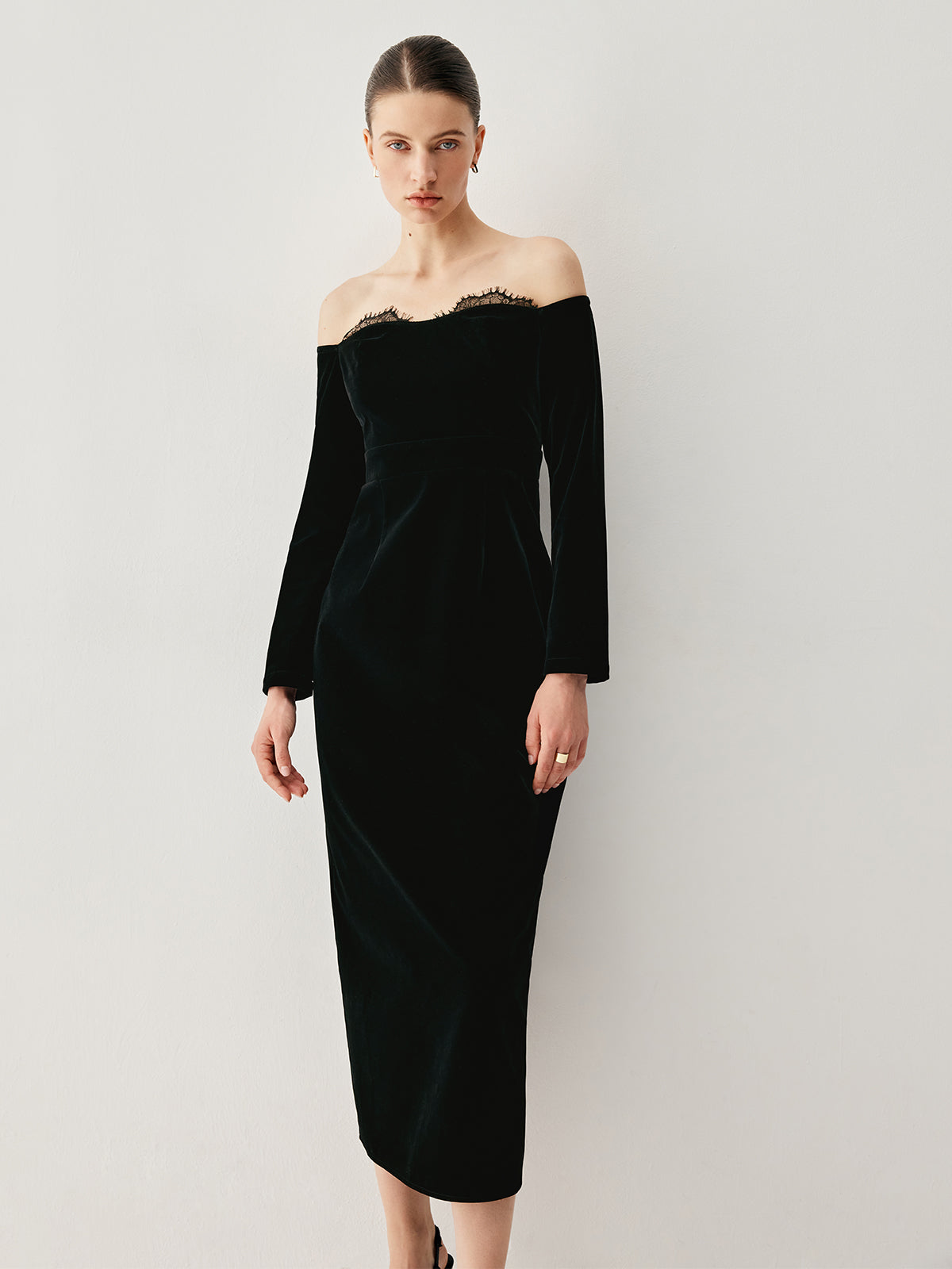 Nalsimo – Schulterfreies Patchwork-Midikleid aus Samt mit Schlitz 