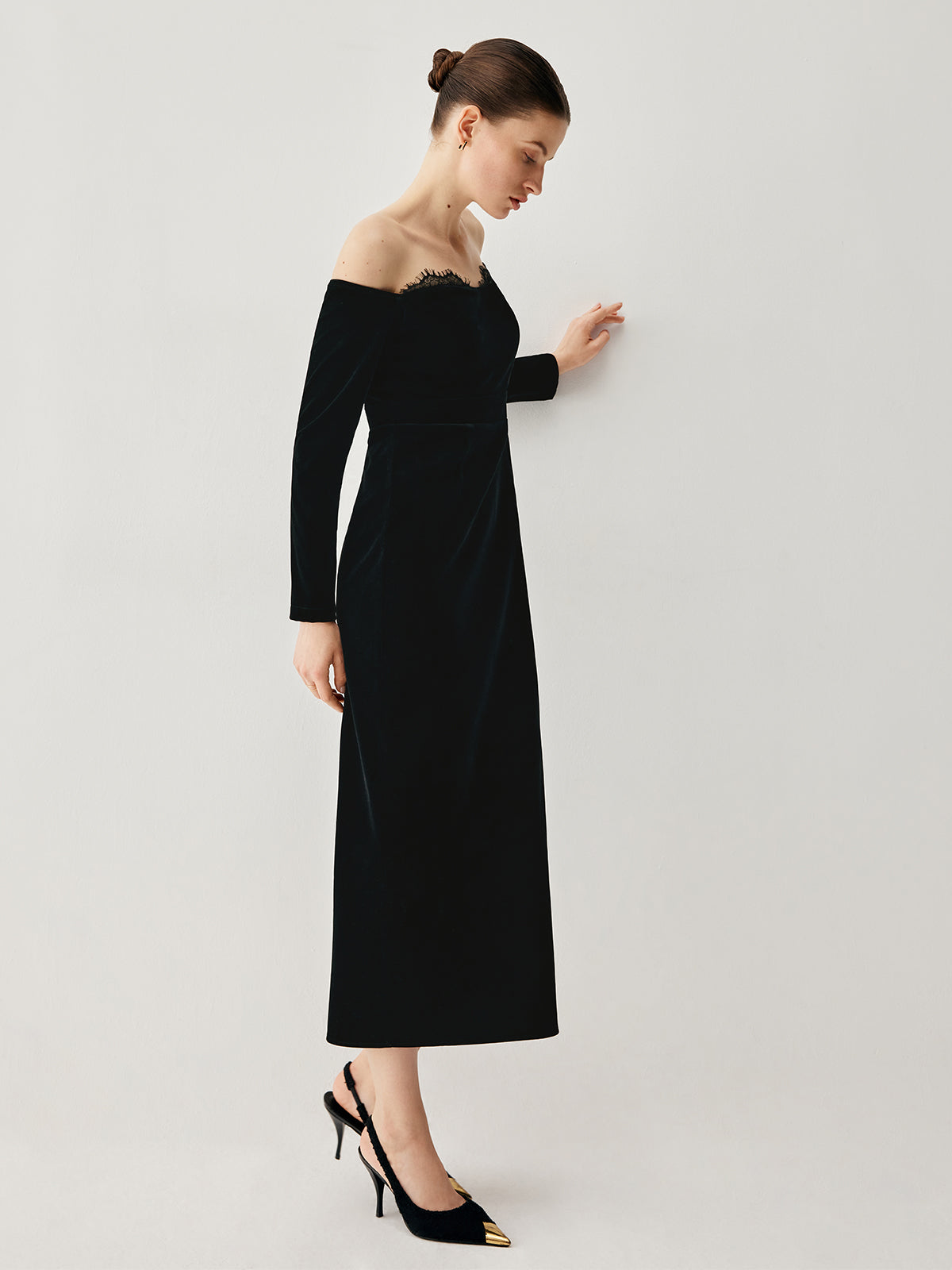 Nalsimo – Schulterfreies Patchwork-Midikleid aus Samt mit Schlitz 