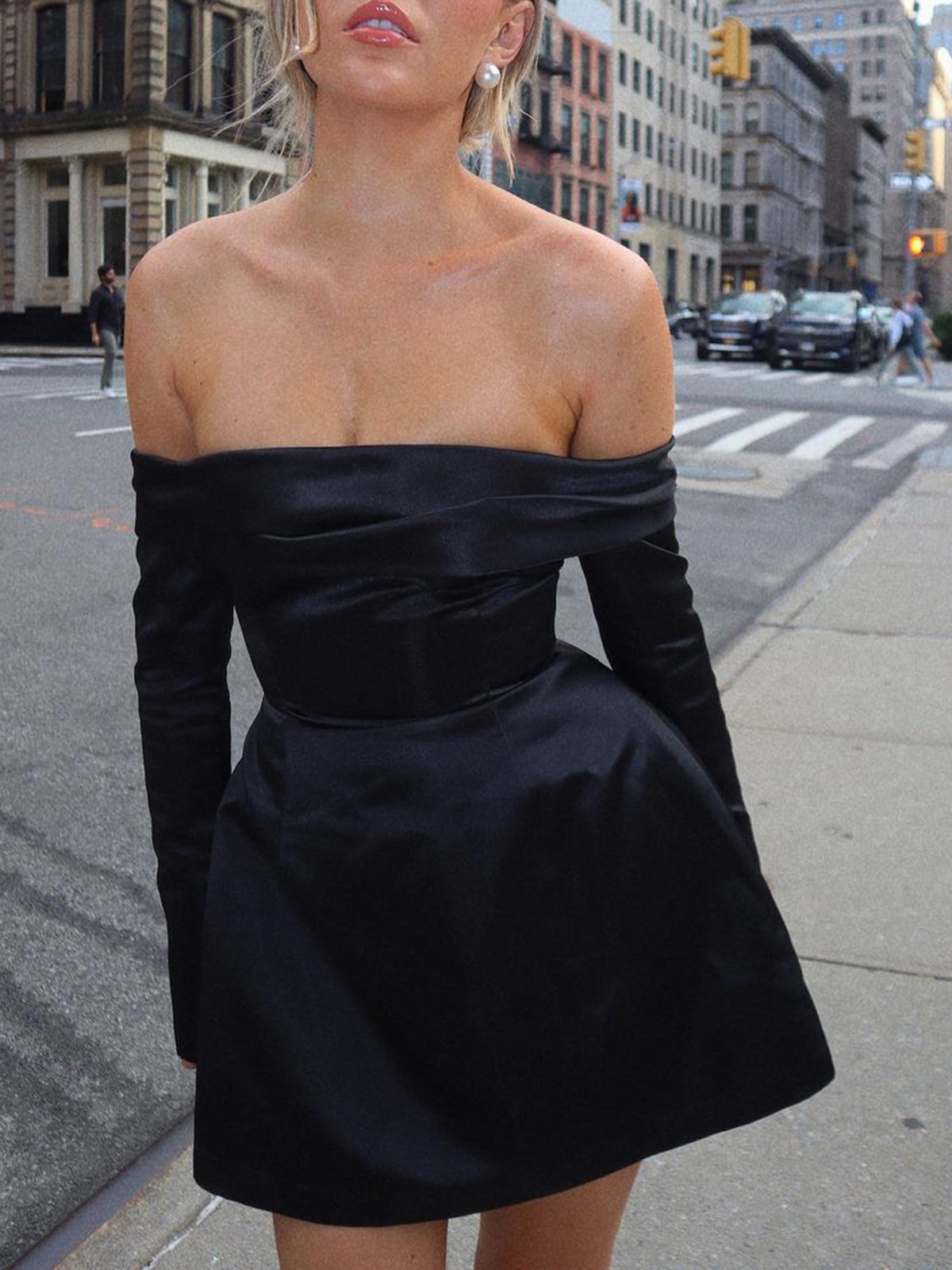 Auraweave Off Shoulder Långärmad Overfold Miniklänning 