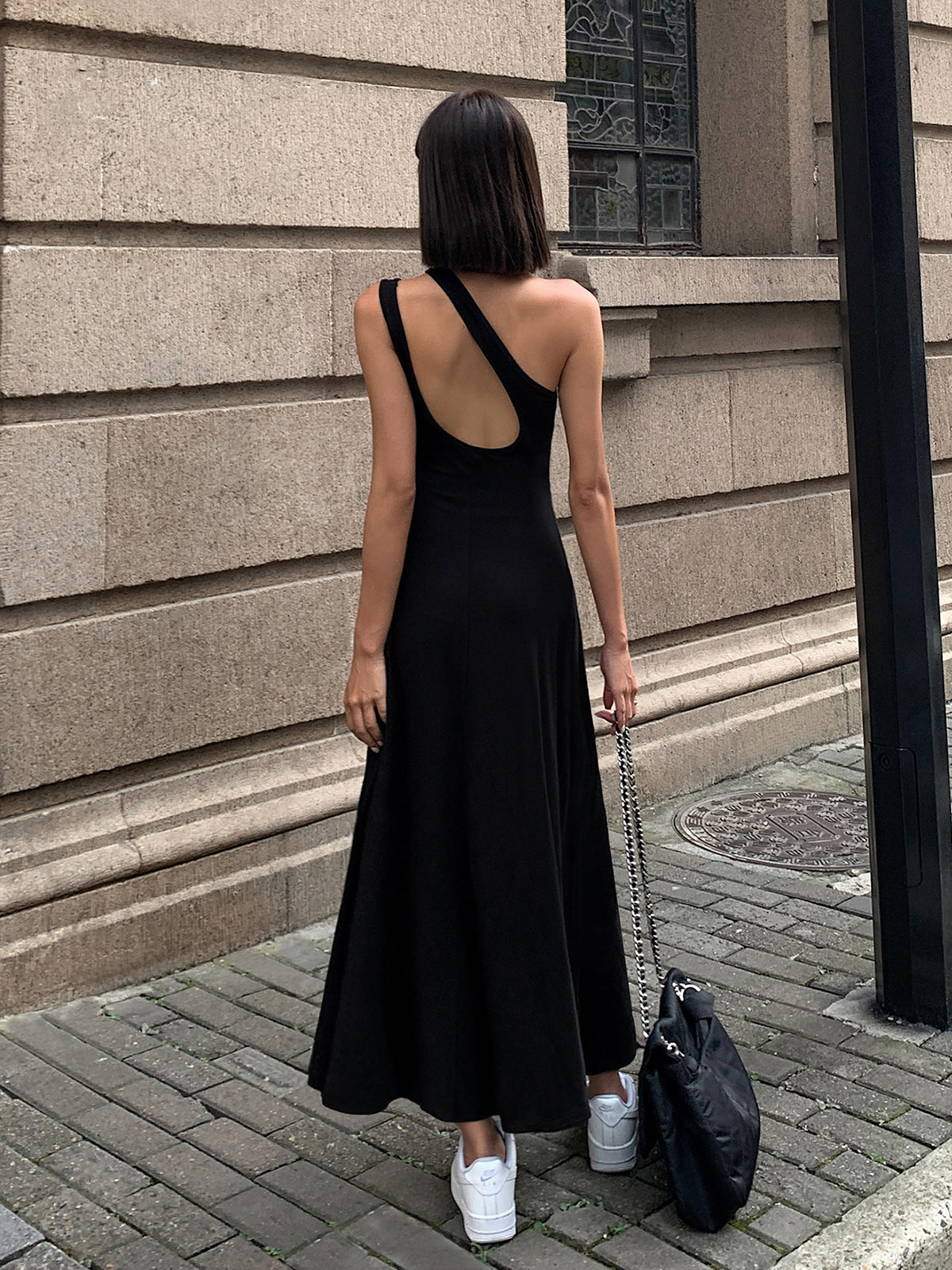 Celviel – Langes, rückenfreies Strickkleid mit Cut-outs 