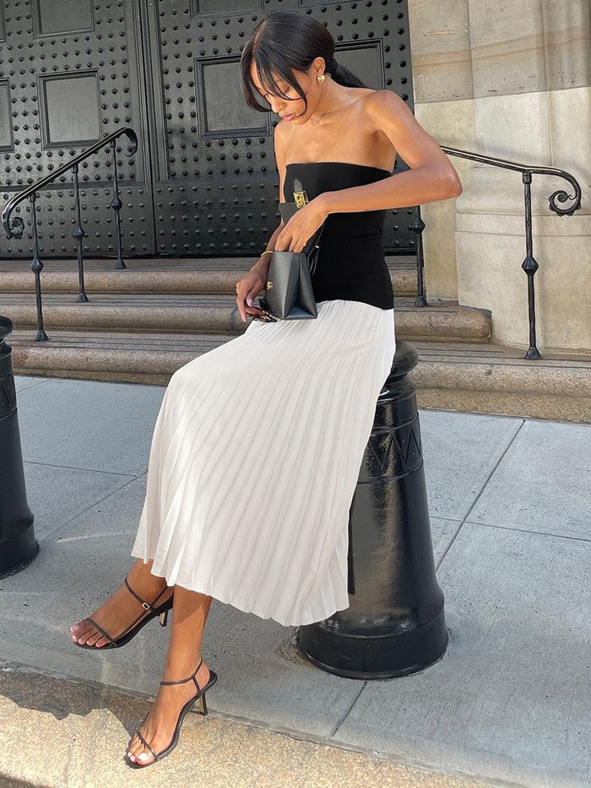 Lyrys Sleeveless Pleated Long Dress