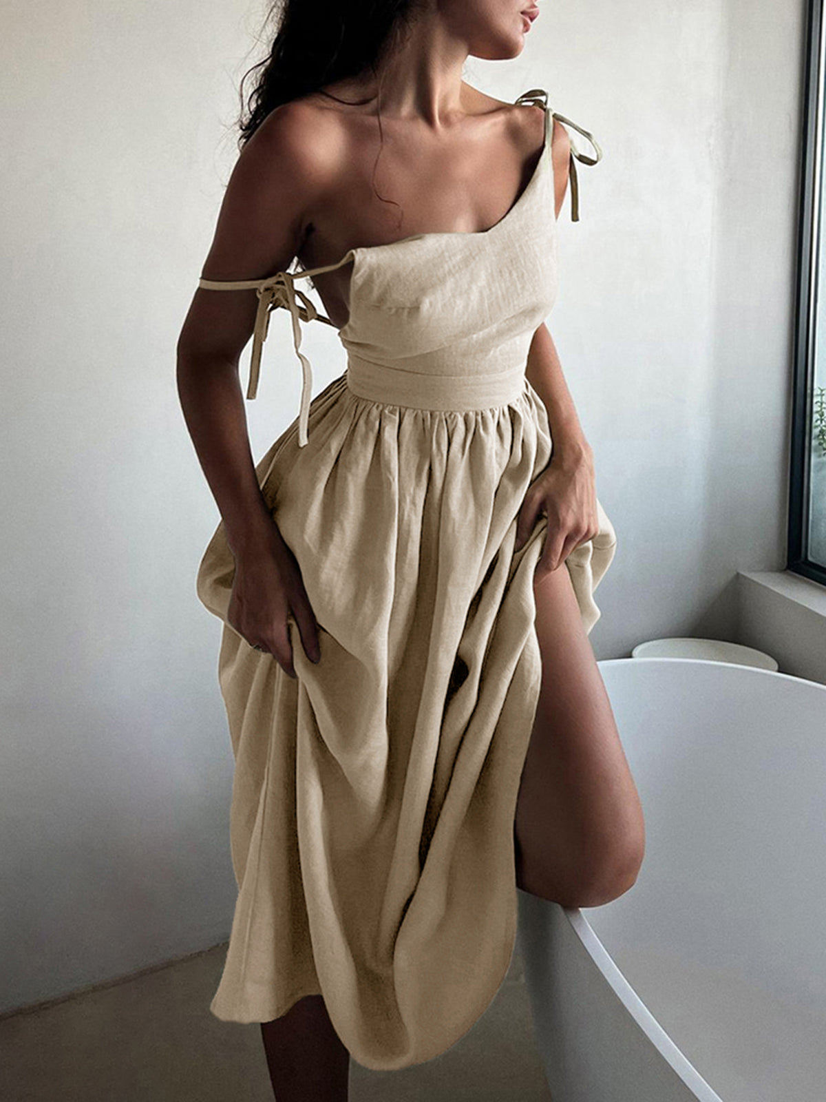Selène – Langes, rückenfreies Kleid aus Baumwolle und Leinen 