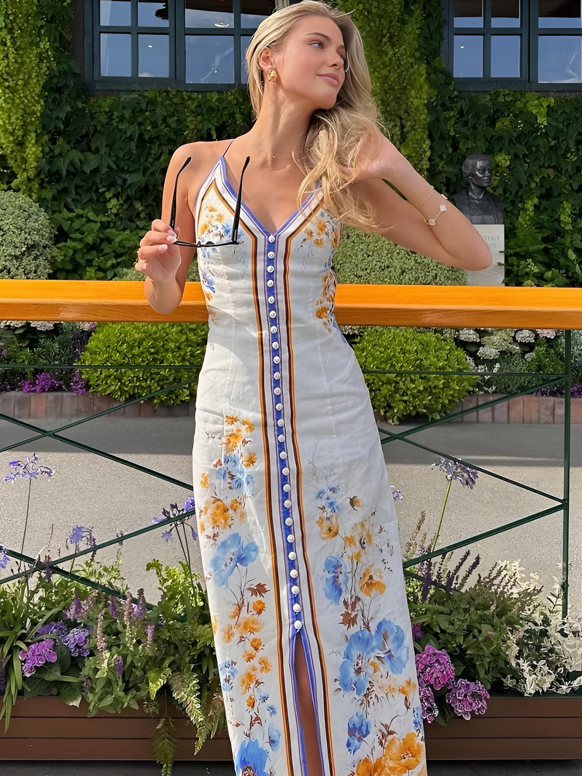 Liene – Lässiges, langes Neckholder-Kleid mit Blumenmuster 