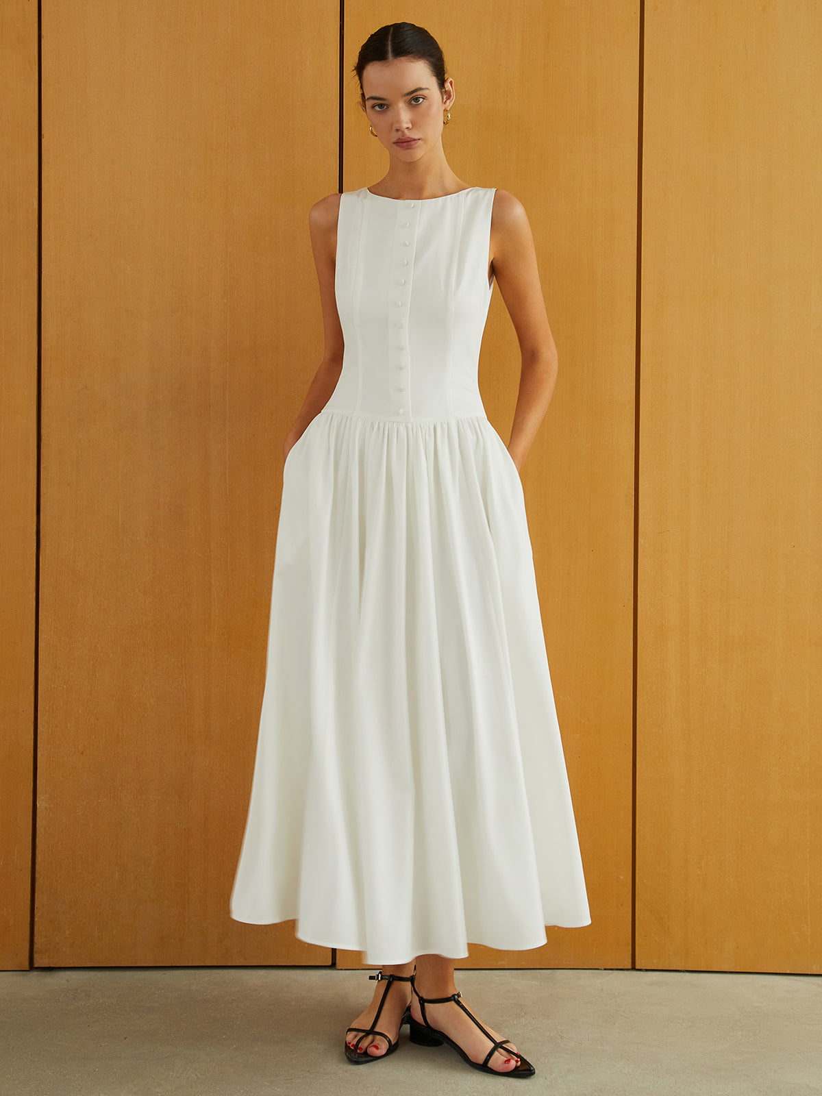 Ravys Langes Kleid mit Knopfleiste, Ärmeln und Taschen