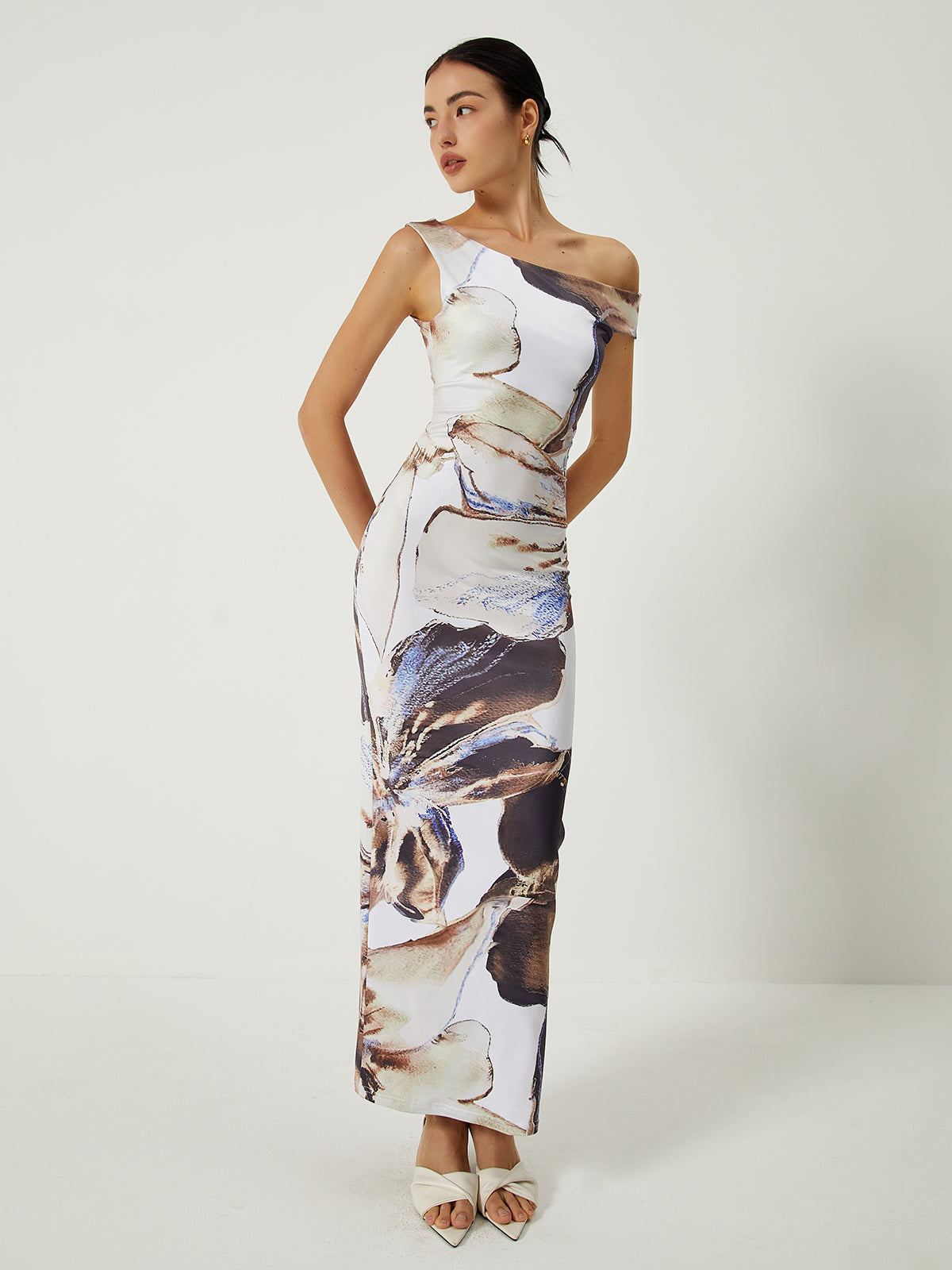 Caelvys Asymmetrisk Mönstrad Off-Shoulder Slim Lång Klänning 