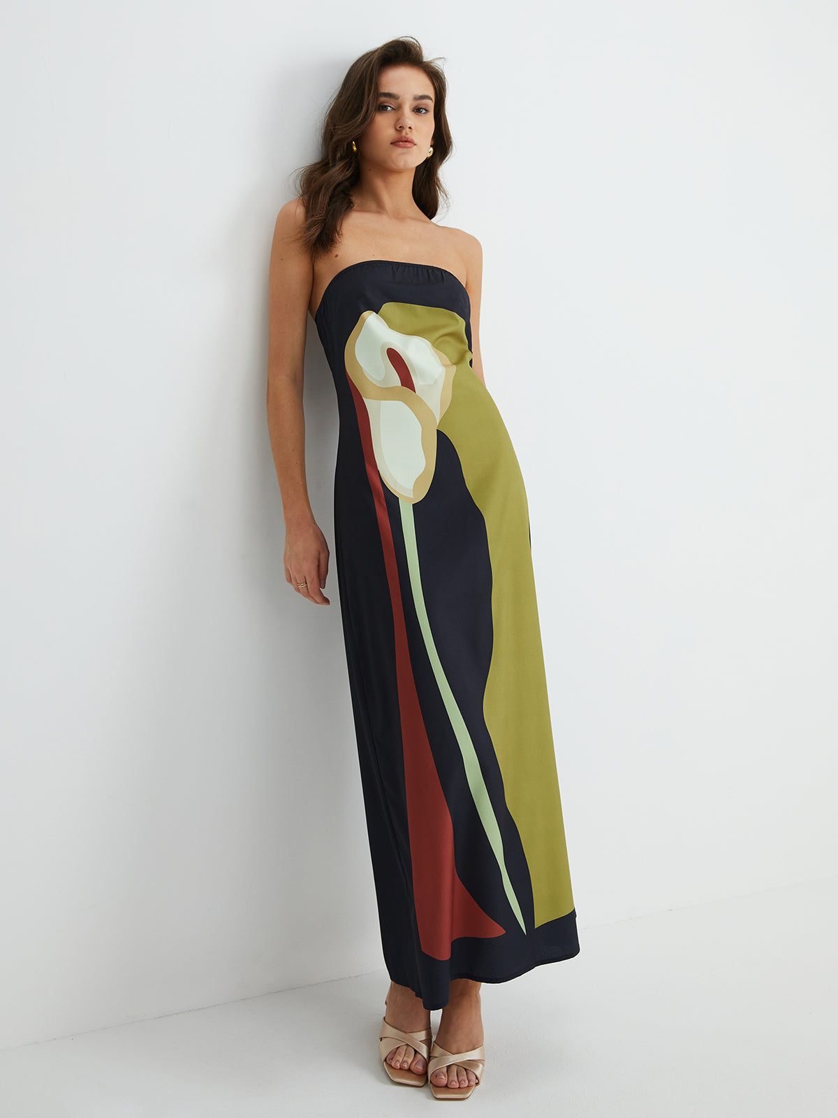 Minea – Langes, geschlitztes Schlauchkleid mit großem Blumendruck 