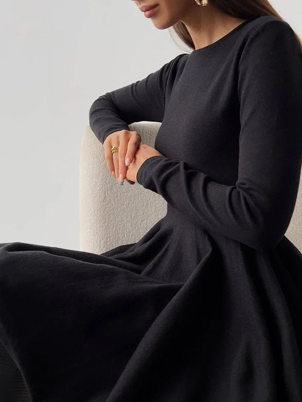 Enchantspun – Kurzes, schlichtes, plissiertes Pulloverkleid 