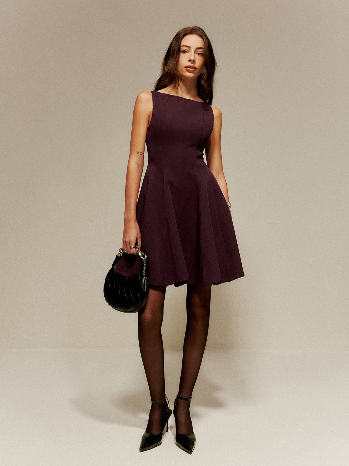 Opalspun – Kurzes Tank-Kleid mit plissierten Taschen 