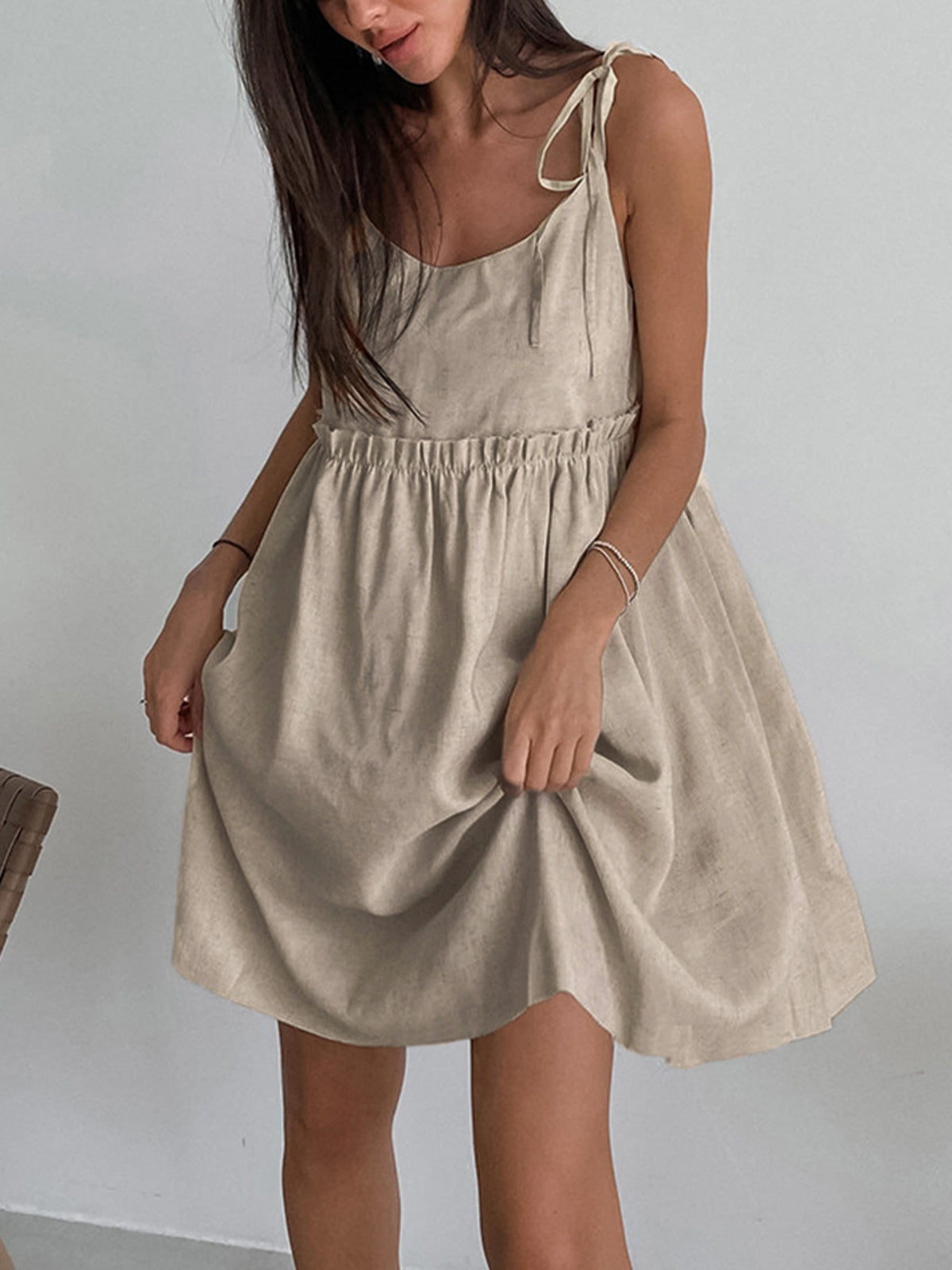 Naleth Levanzo – Kurzes Kleid mit gebundenen Schultern