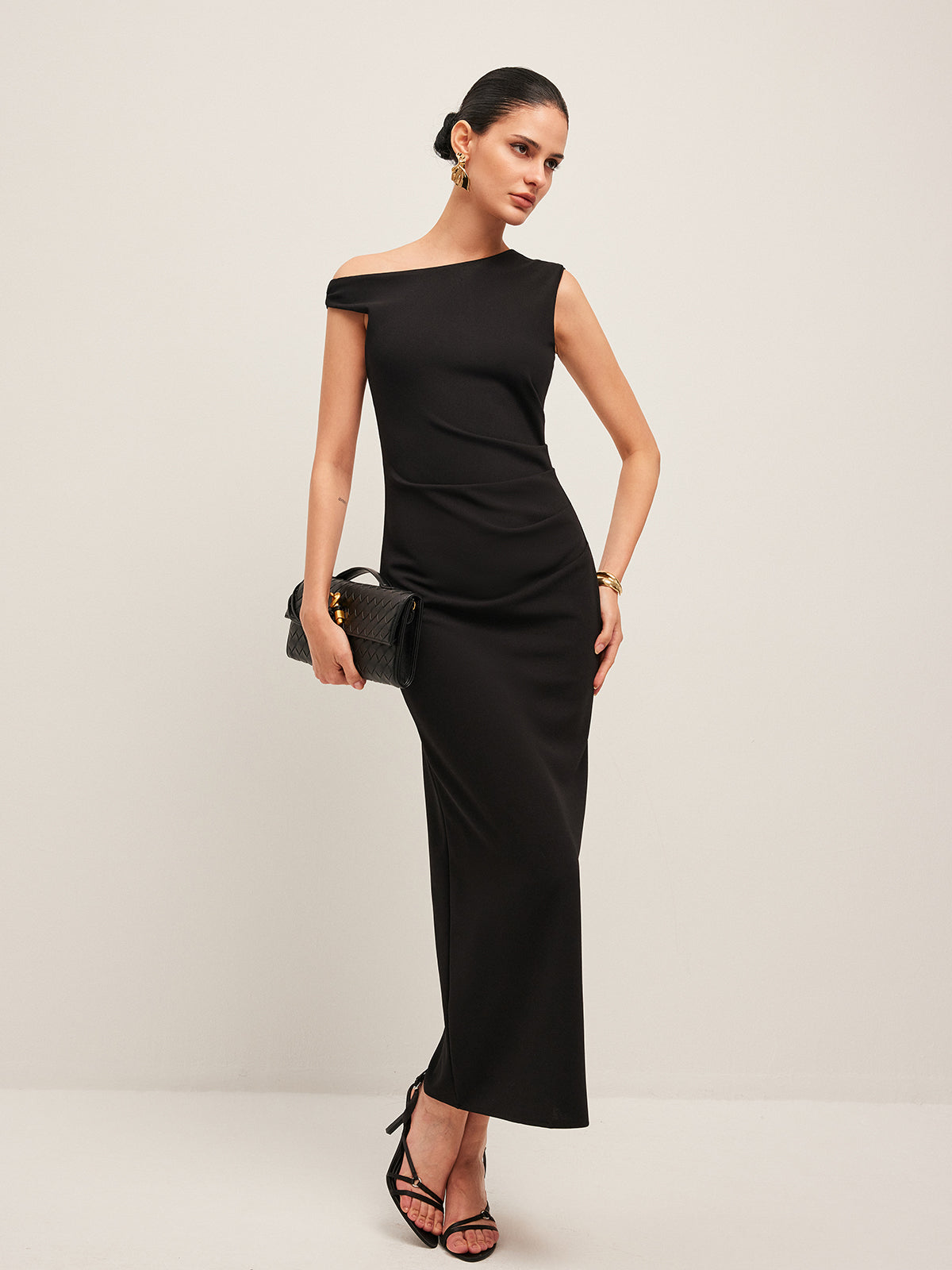 Serapspun – Kleid mit asymmetrischen Schultern 