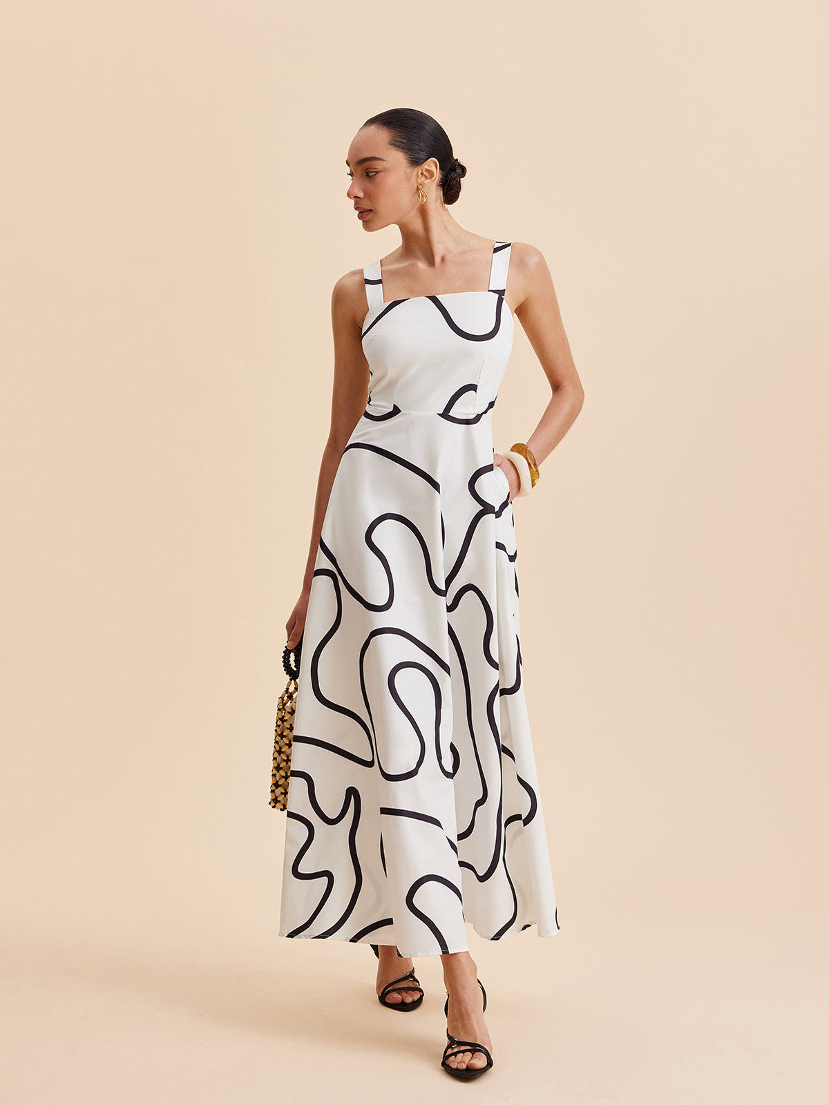 Nara Kleid mit quadratischen Trägern und abstraktem Liniendruck