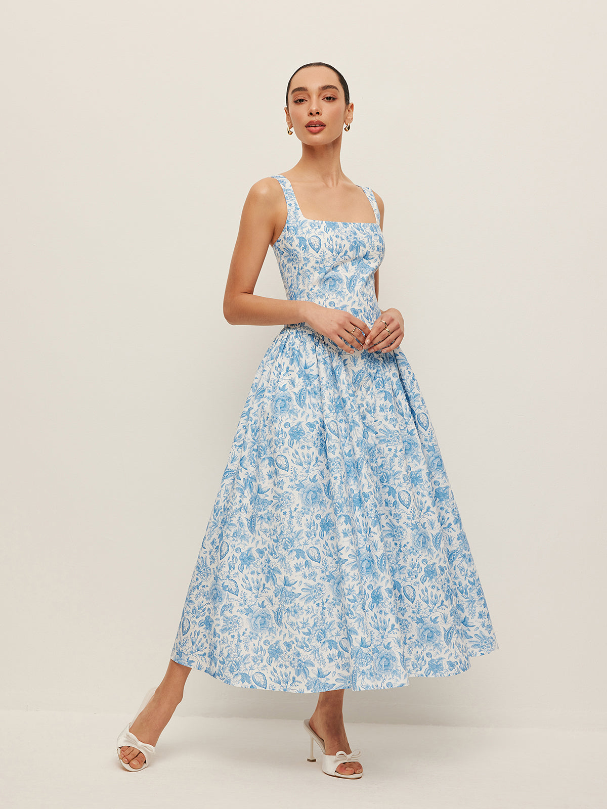 Orelle – Bedrucktes Kleid mit eckigem Ausschnitt und Taschen 
