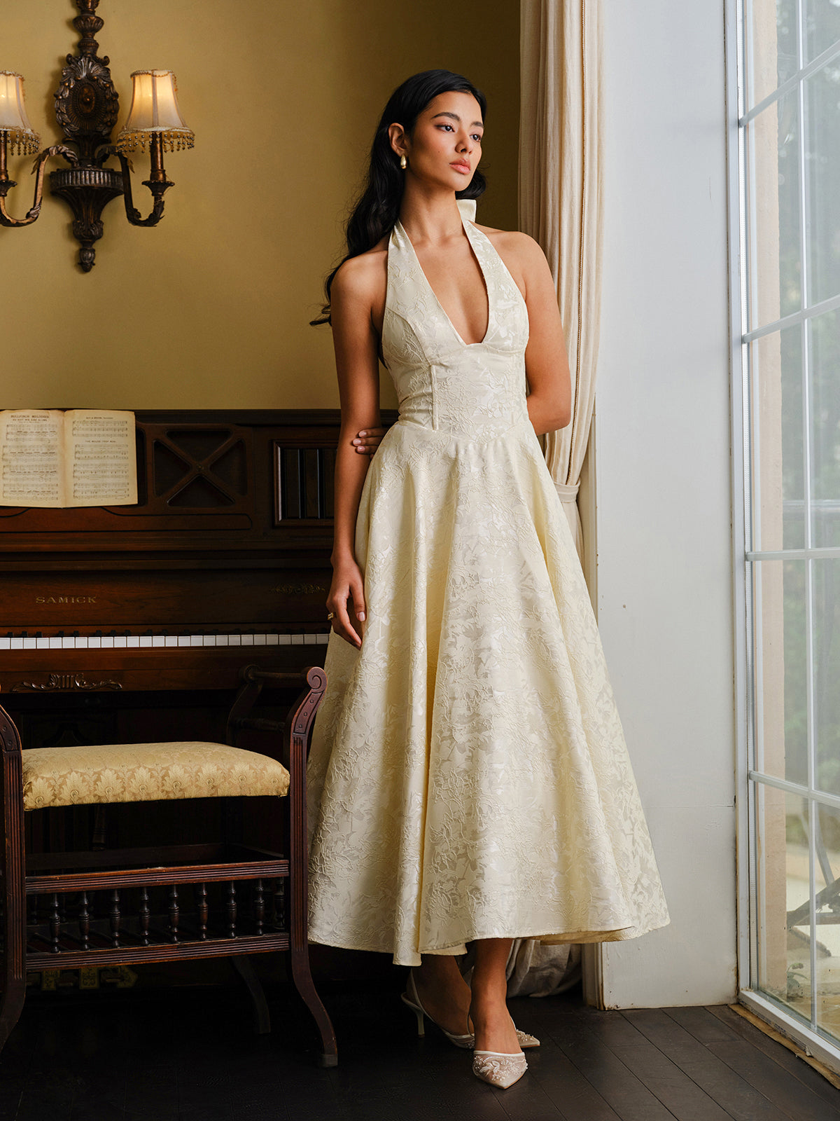 Niaty Vintage Neckholderkleid mit Schnürung am Rücken 