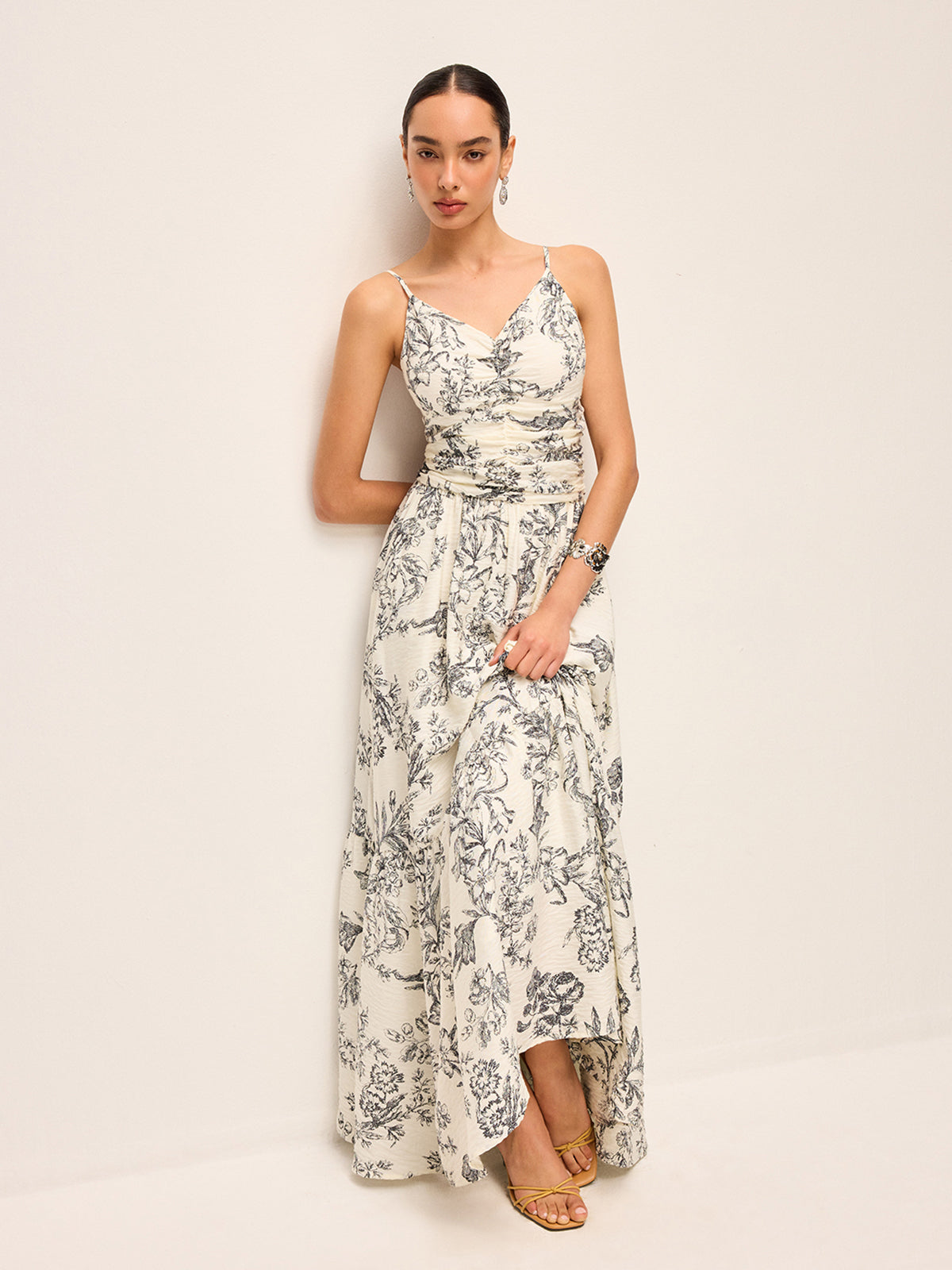 Opalrose – Gerüschtes Camisole-Kleid mit Blumenmuster 