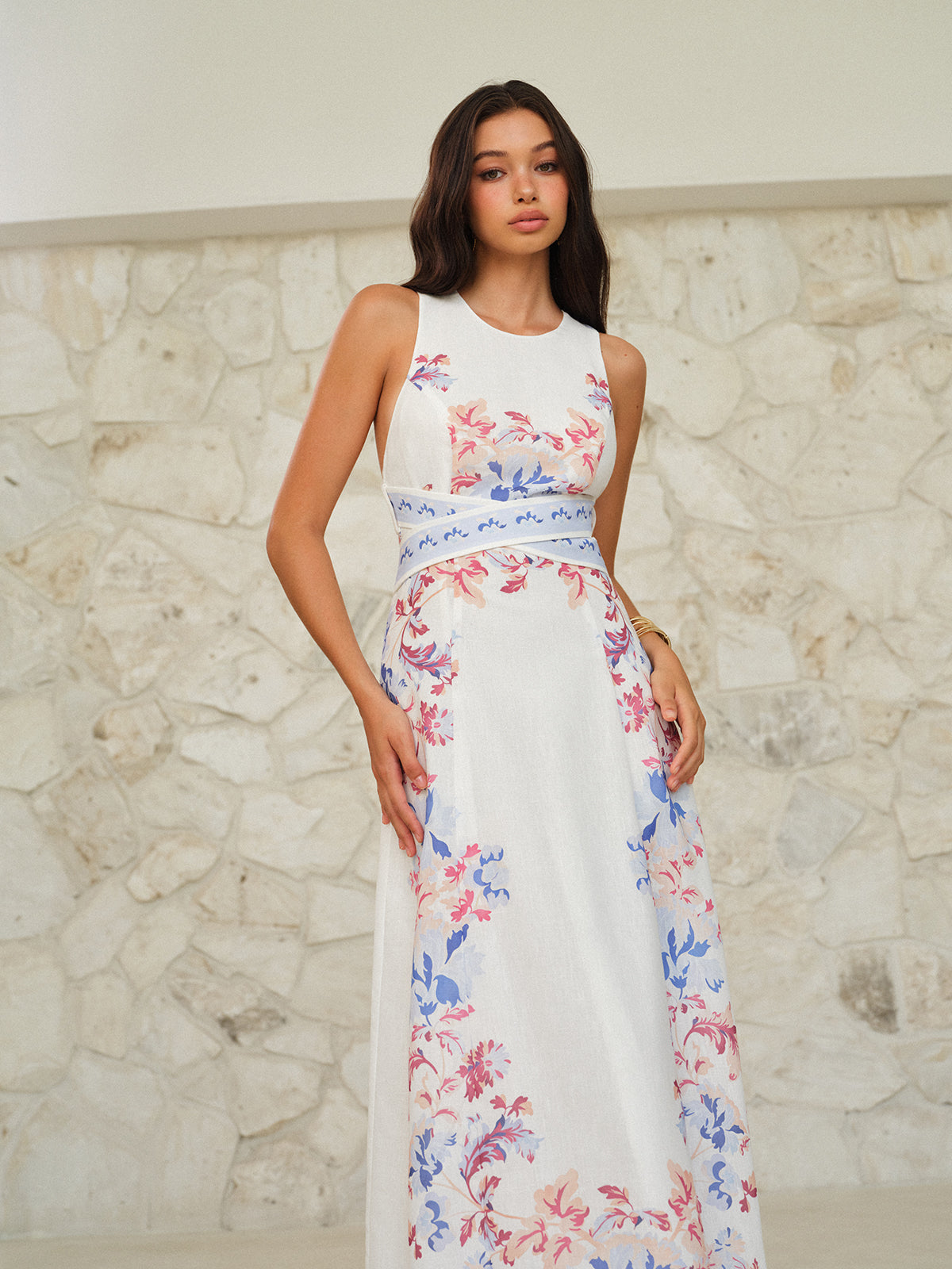 Luxspun – Ärmelloses Maxikleid mit Blumenmuster 
