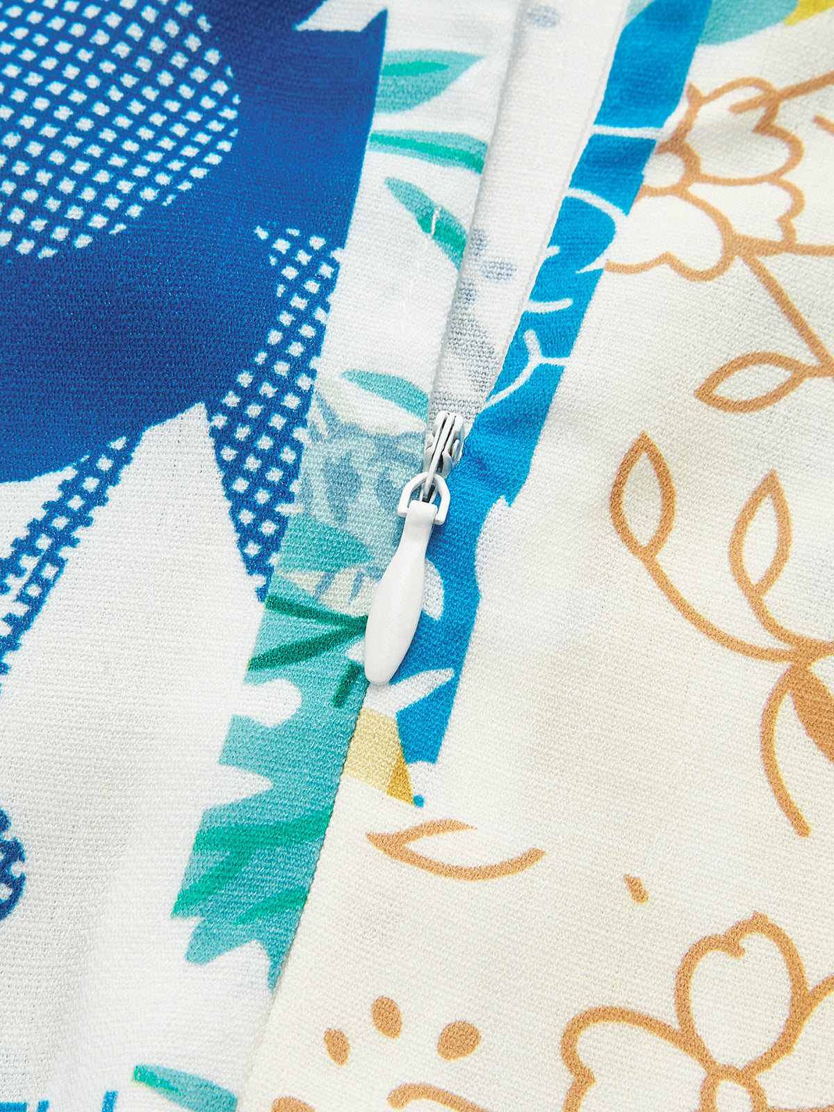 Lorette Langes Kleid mit Spitzenbesatz und Lemonade-Print 
