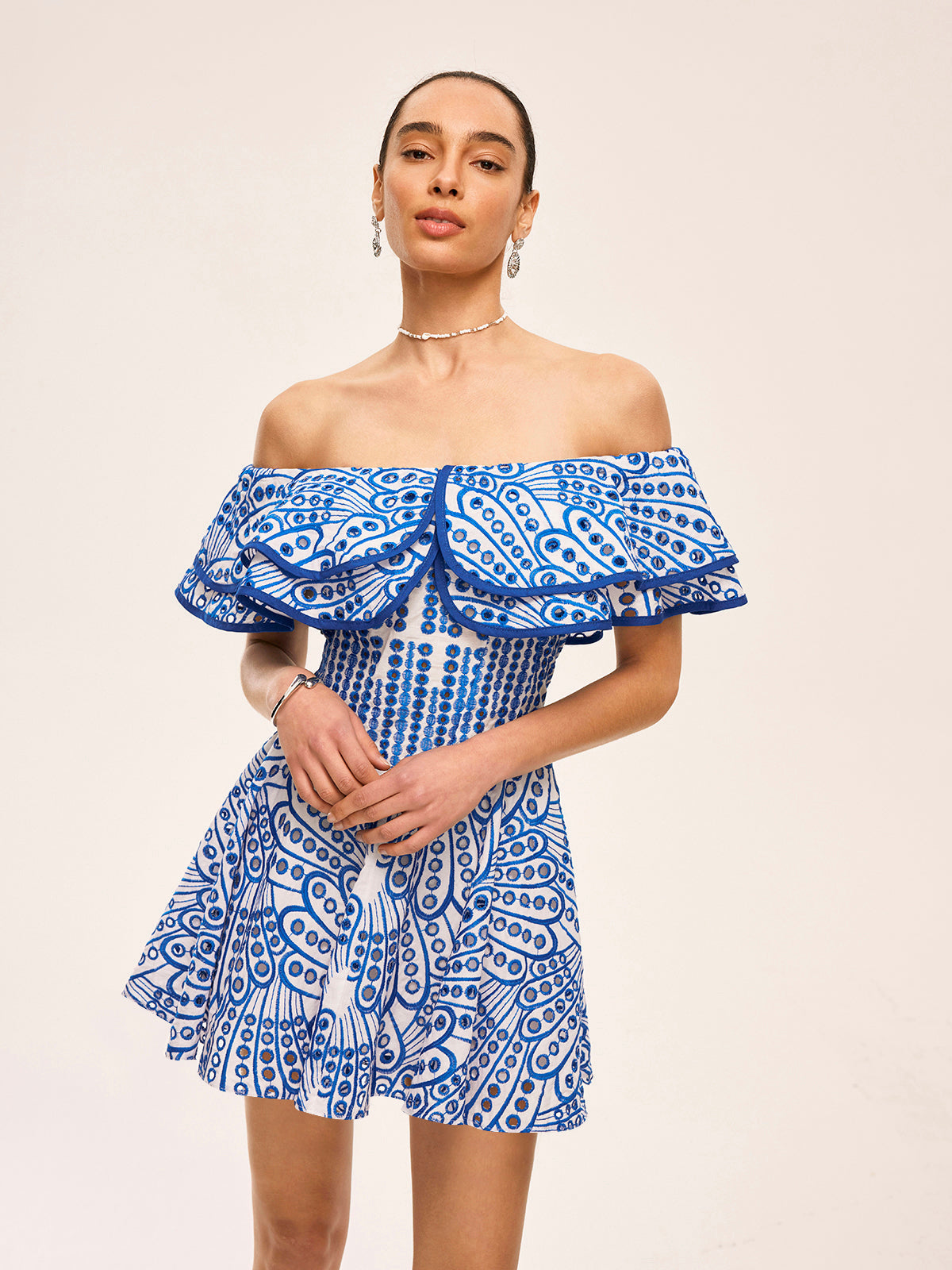 Feliel Halvtransparent Off-Shoulder Klänning Med Volanger 