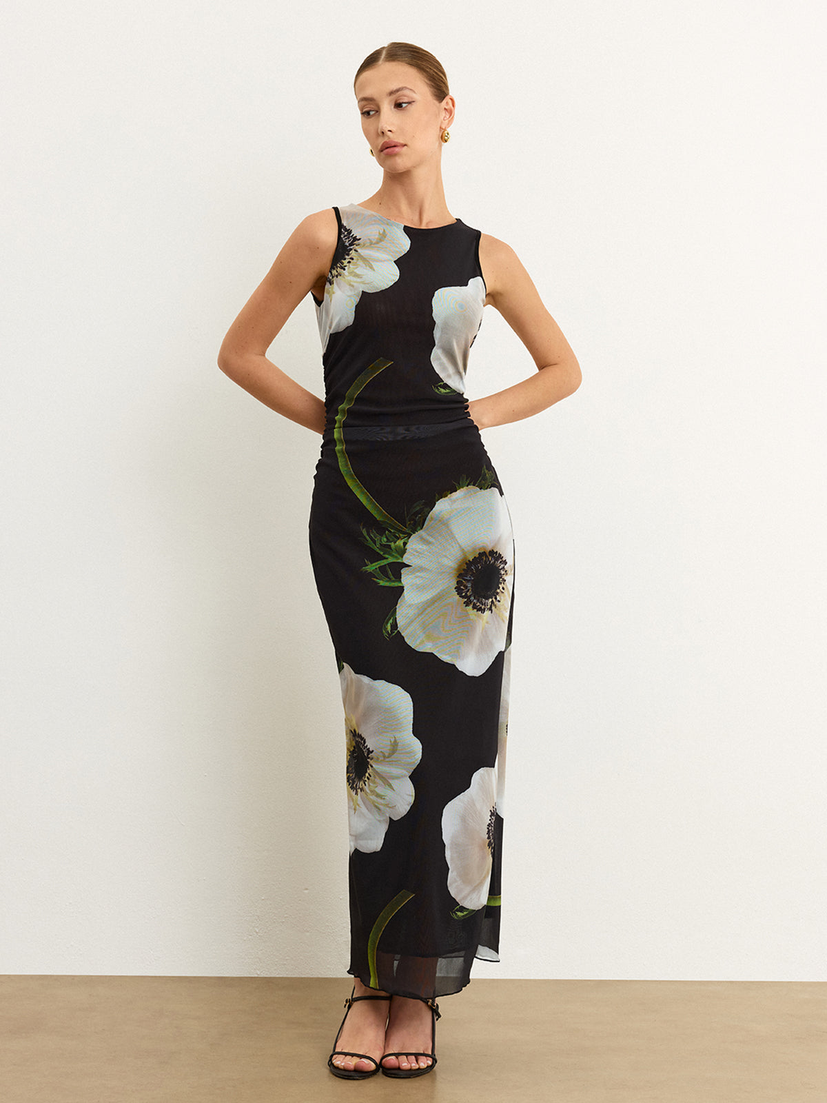 Etherweave – Transparentes Maxikleid mit Blumenmuster 