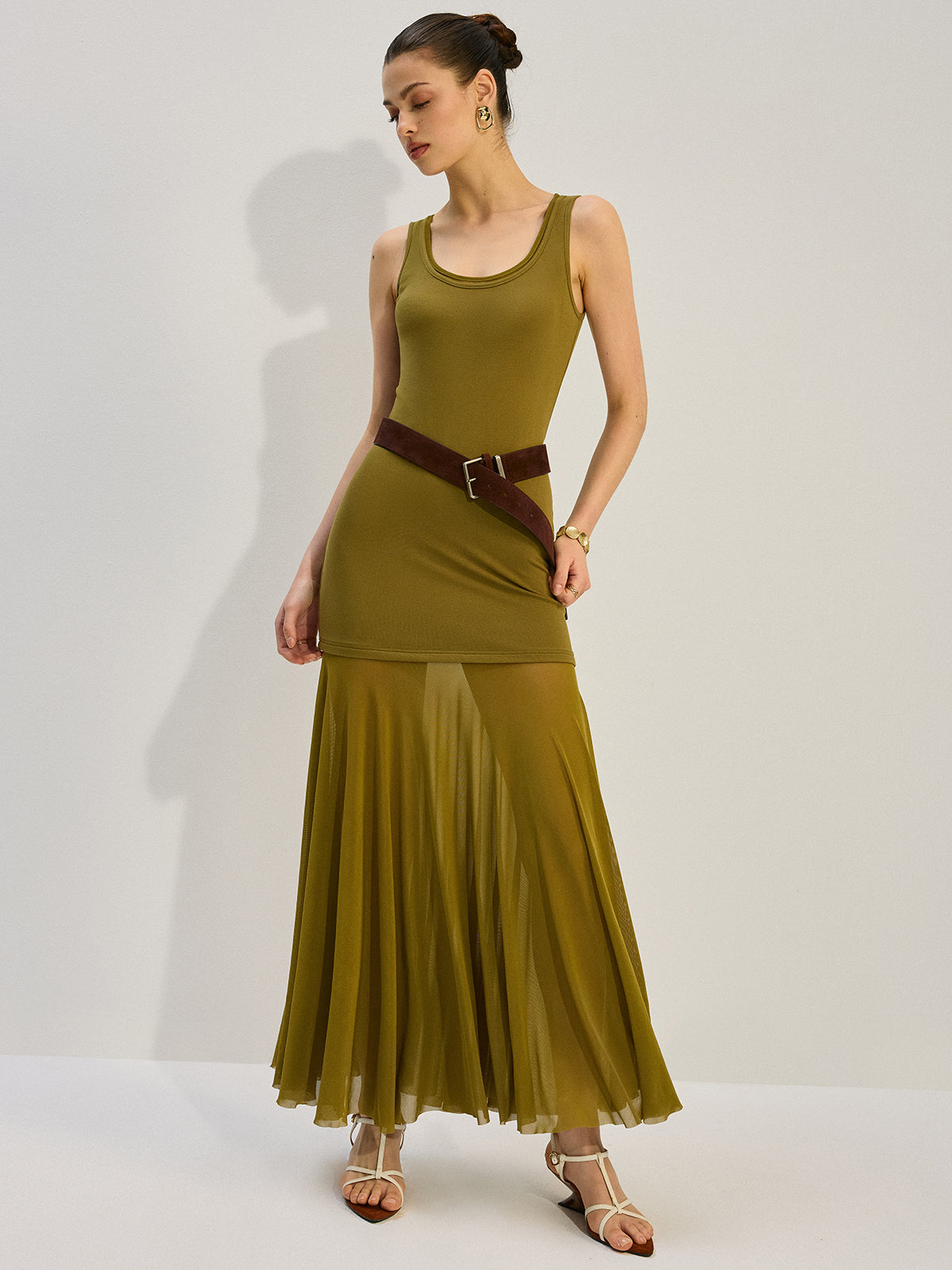 Shimrose – Ärmelloses Maxikleid mit transparenten Einsätzen 