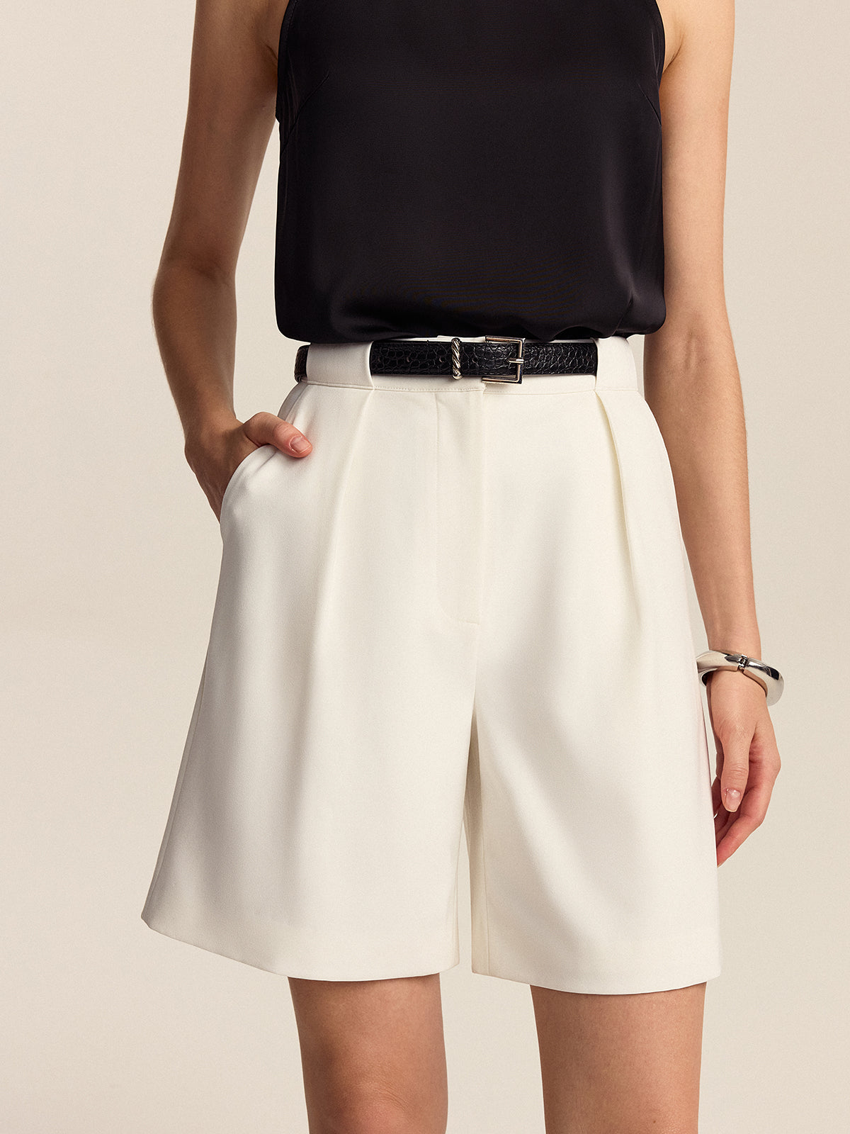 Savene Plisserade Shorts Med Mellanhög Midja Med Bälte 