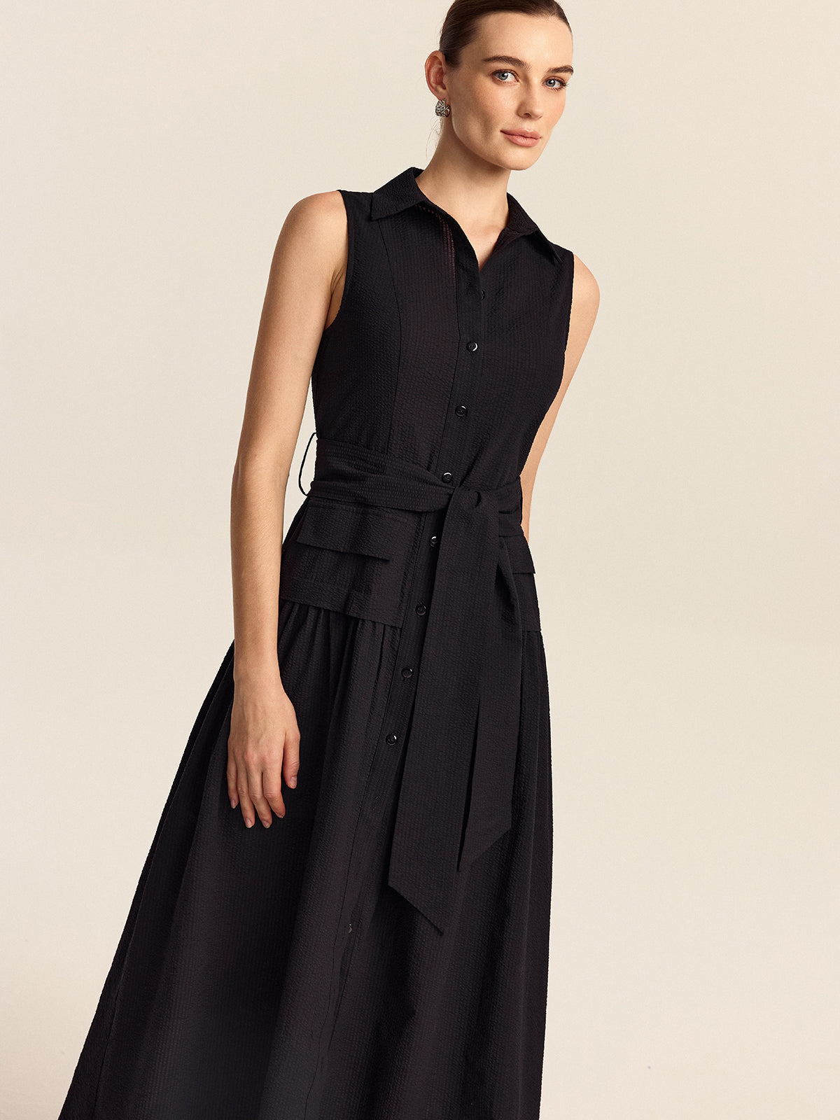 Shimmerene Midikleid mit Knopfleiste vorne und Gürtel 