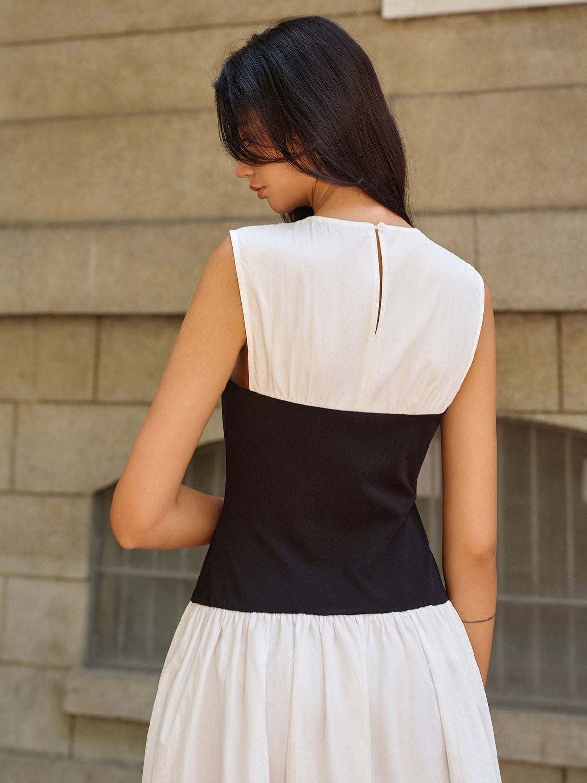 Luxorious Sleeveless Color-Block Maxi Dress