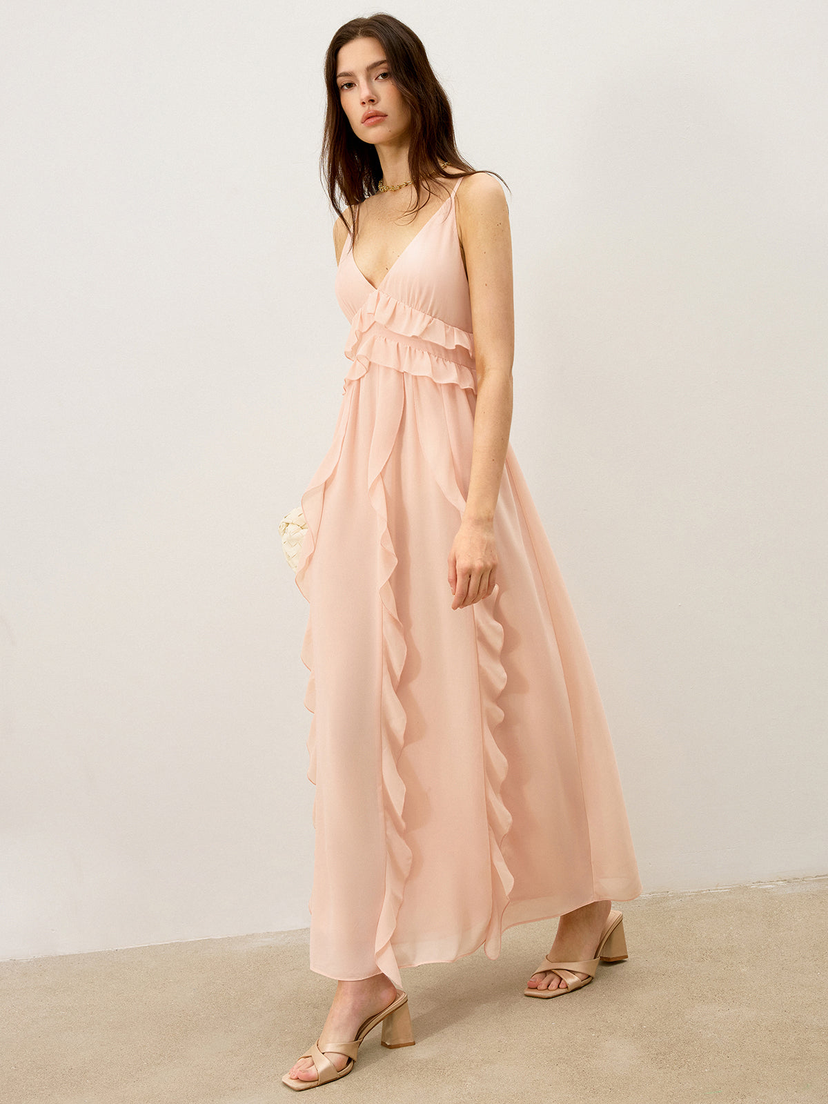 Majestrose – Halbtransparentes Maxikleid aus Chiffon mit Rüschenbesatz 