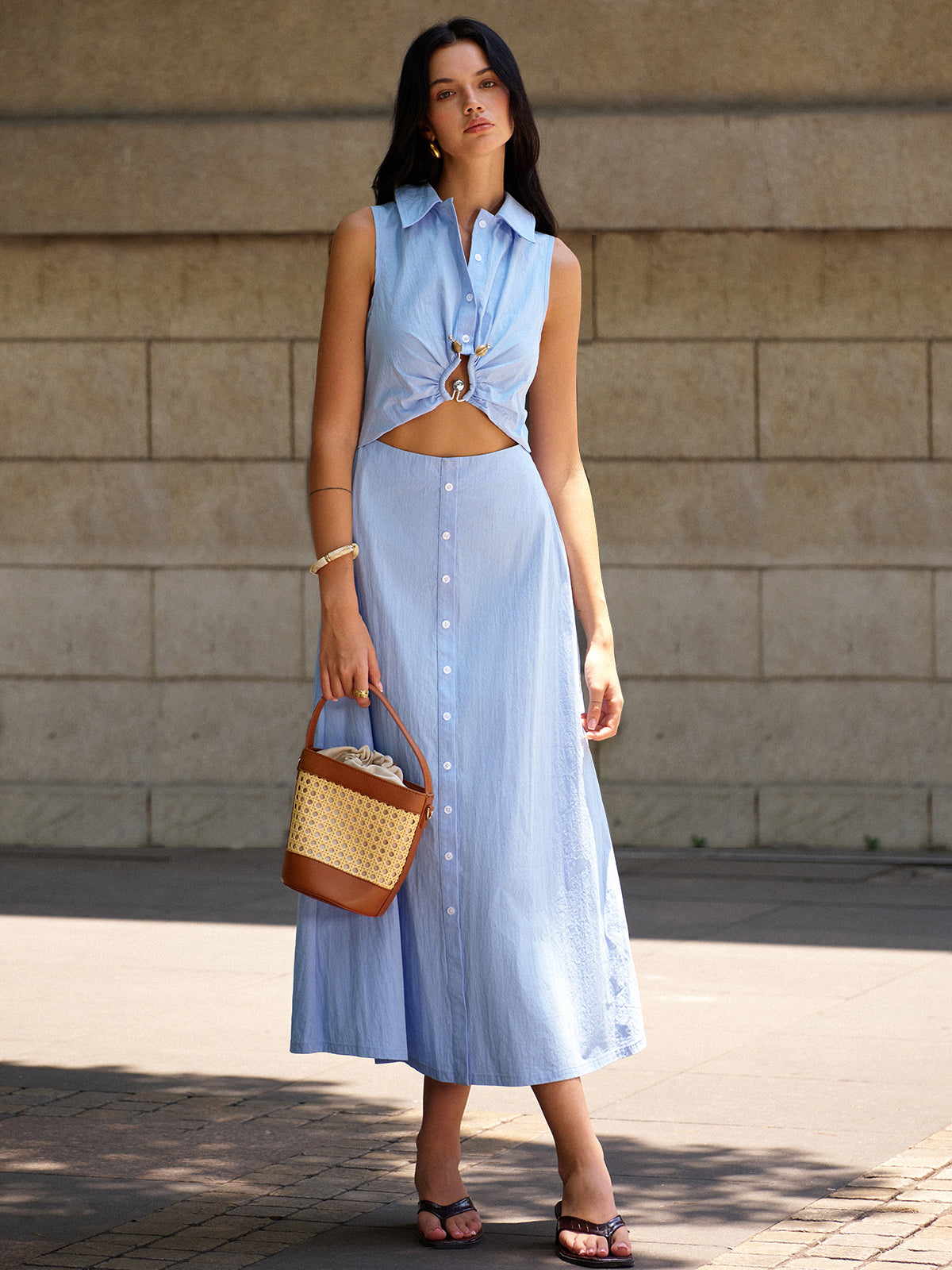 Raviel Kleid mit Cut-outs und Metalldekor 