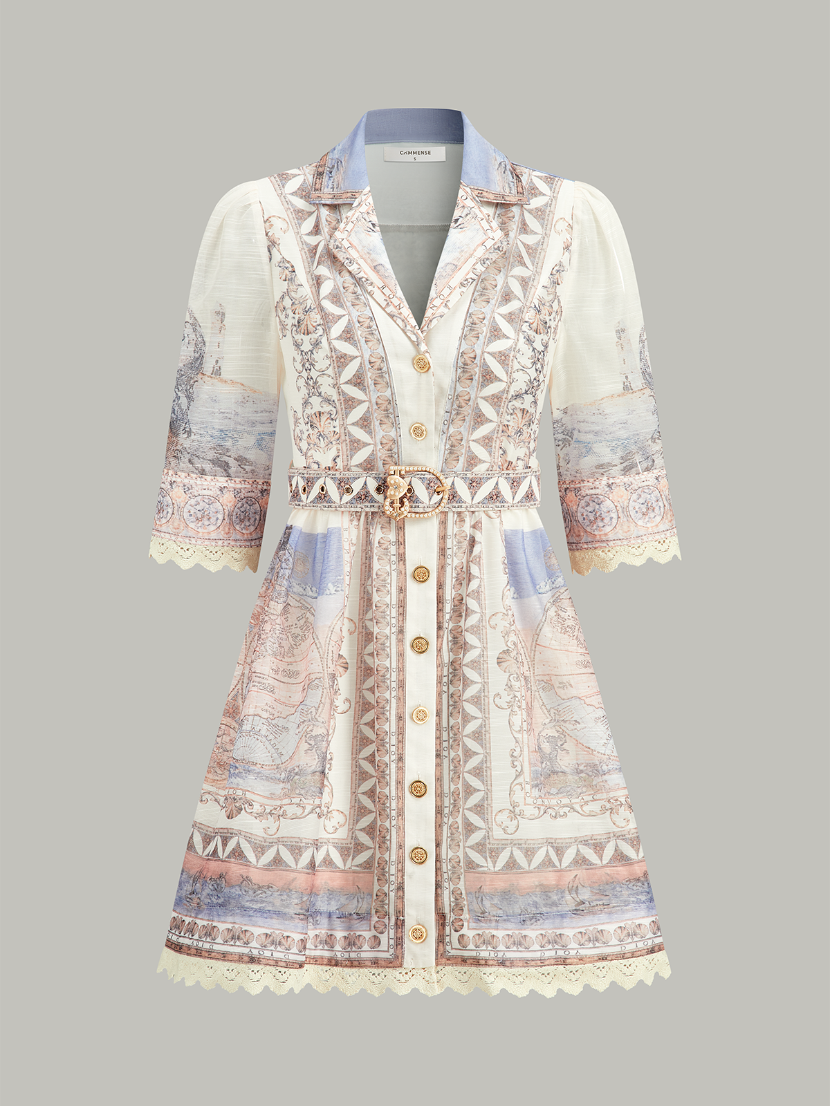 Opaldust – Halbtransparentes Kleid mit Knöpfen und Gürtel 