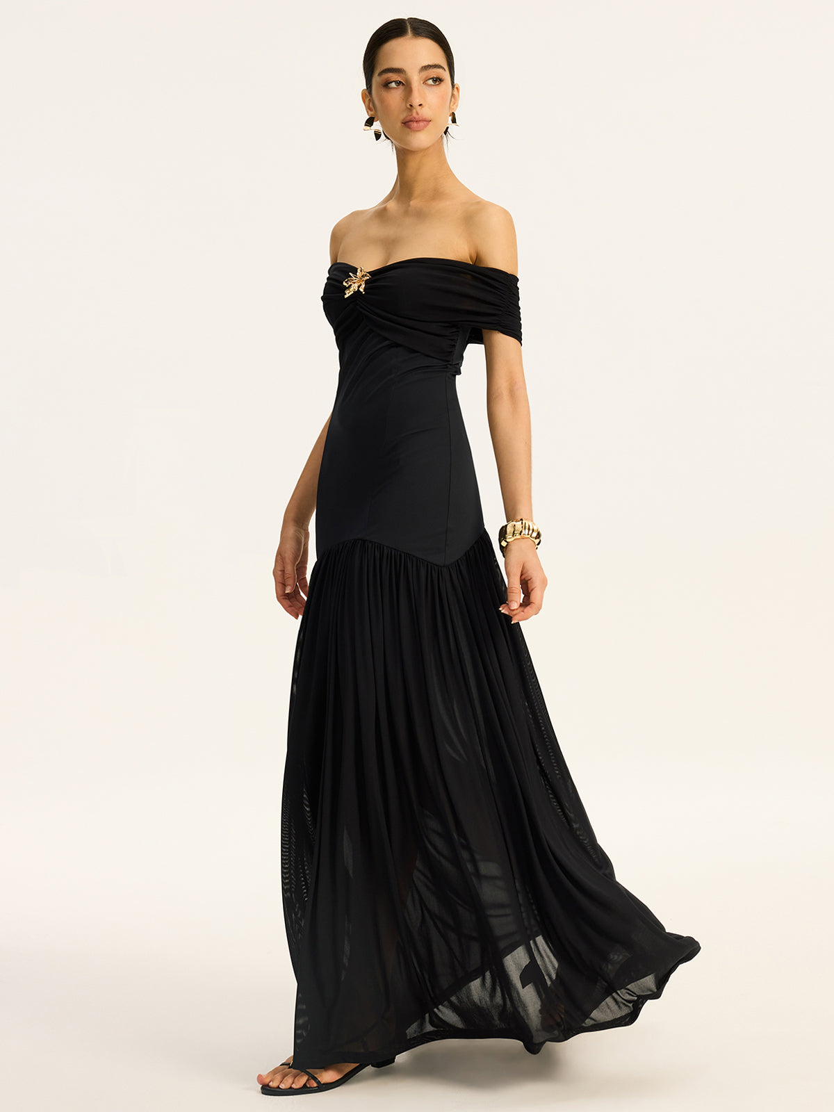 Lumielle Halvtransparent Off-Shoulder Maxiklänning med Rynkade Meshpaneler 